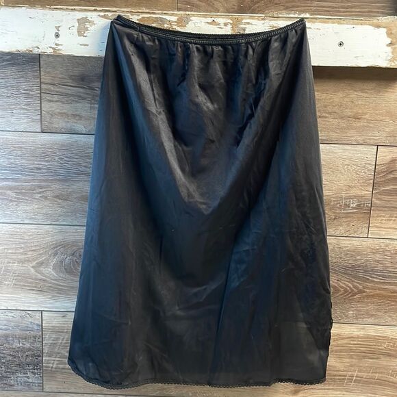 Ladies Black Lace Half Slip, Waist 12 1/2” (small) , Black with Pink Rose - Picture 3 of 6